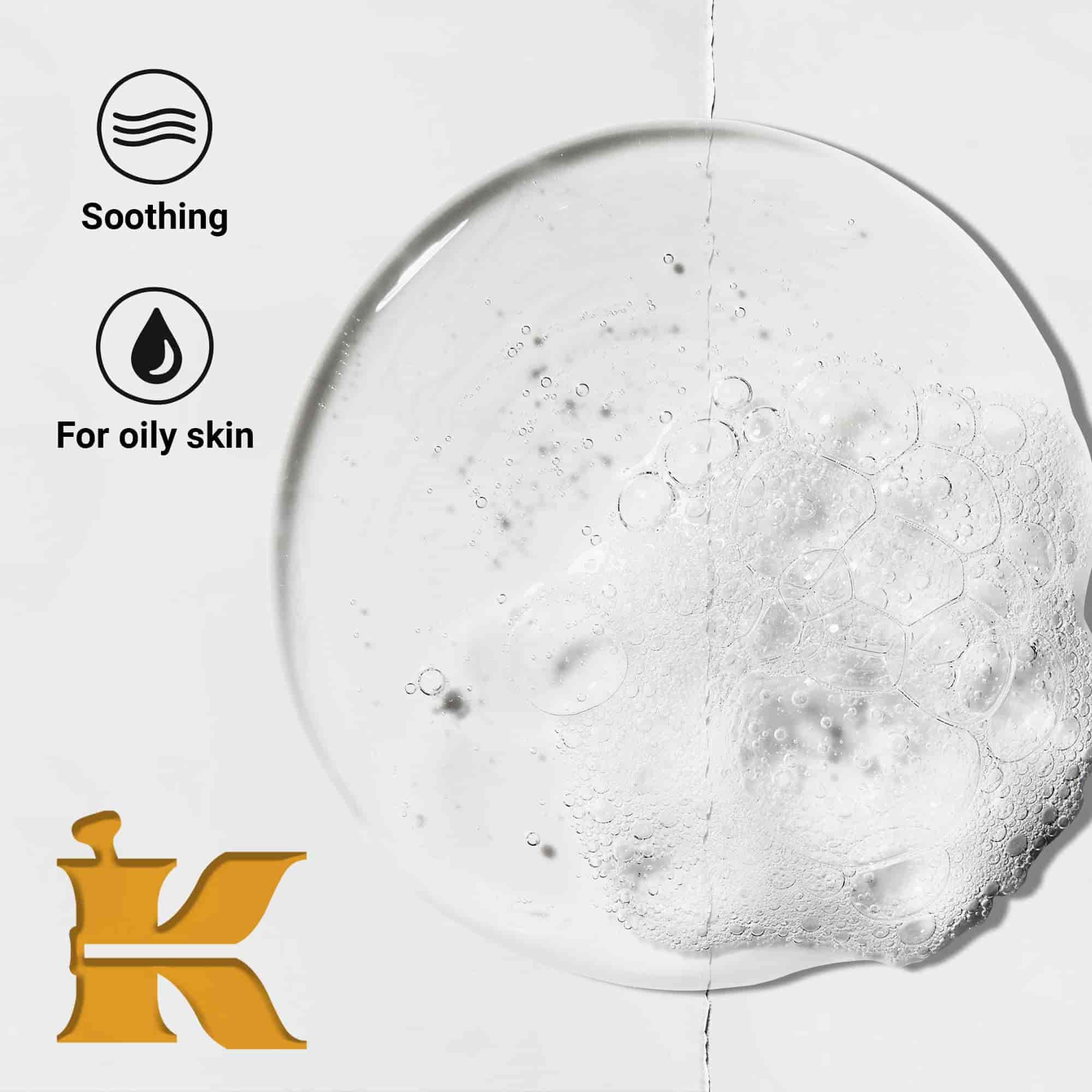Fotografie textury produktu s ikonami uvadějicimi, že je zklidňujici a určeny pro mastnou pleť