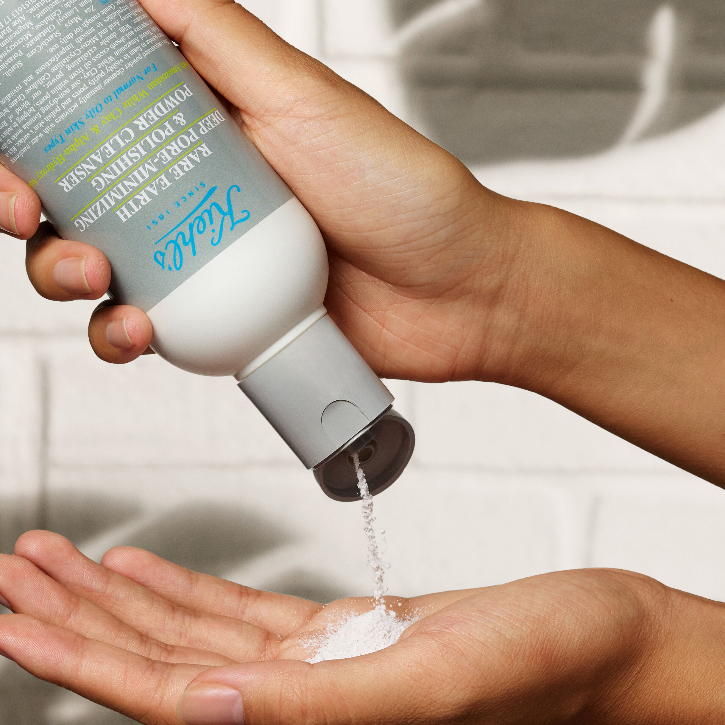 Rare Earth Deep Pore-Minimizing & Polishing Powder Cleanser