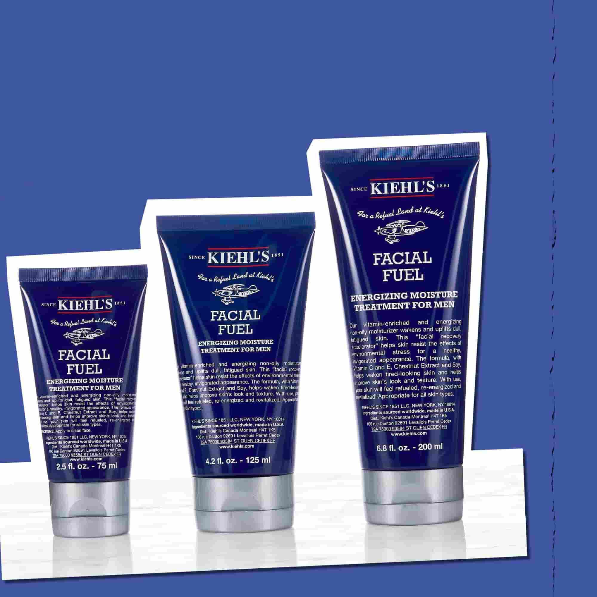 Tři baleni energizujici hydratačni peče pro muže Facial Fuel ukazujici dostupne velikosti