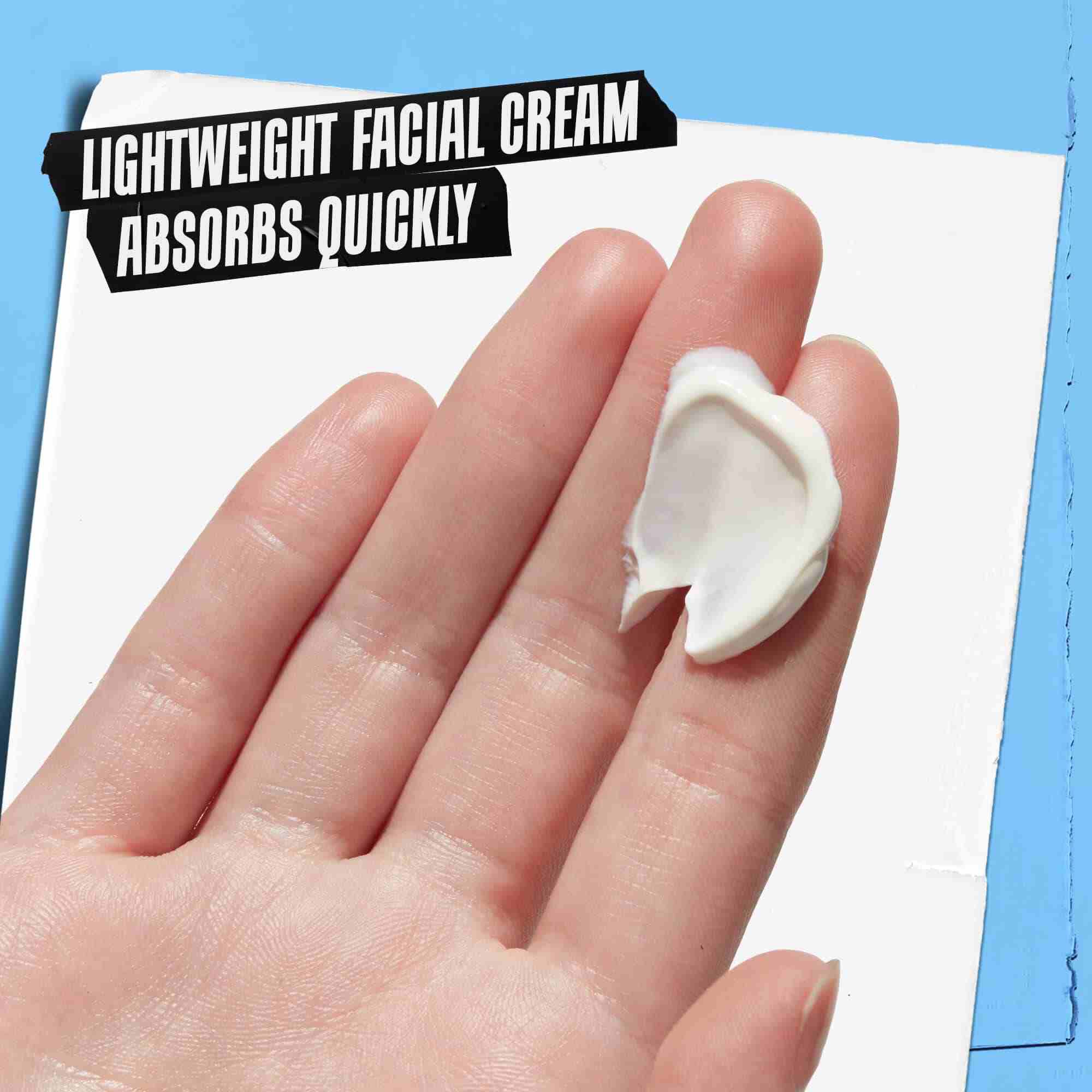 Ruka aplikujici Ultra Facial Cream SPF 30 s napisem „Lehky pleťovy krem se rychle vstřebava.“